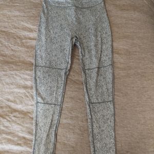 SOLD Gymshark Fleur Texture leggings